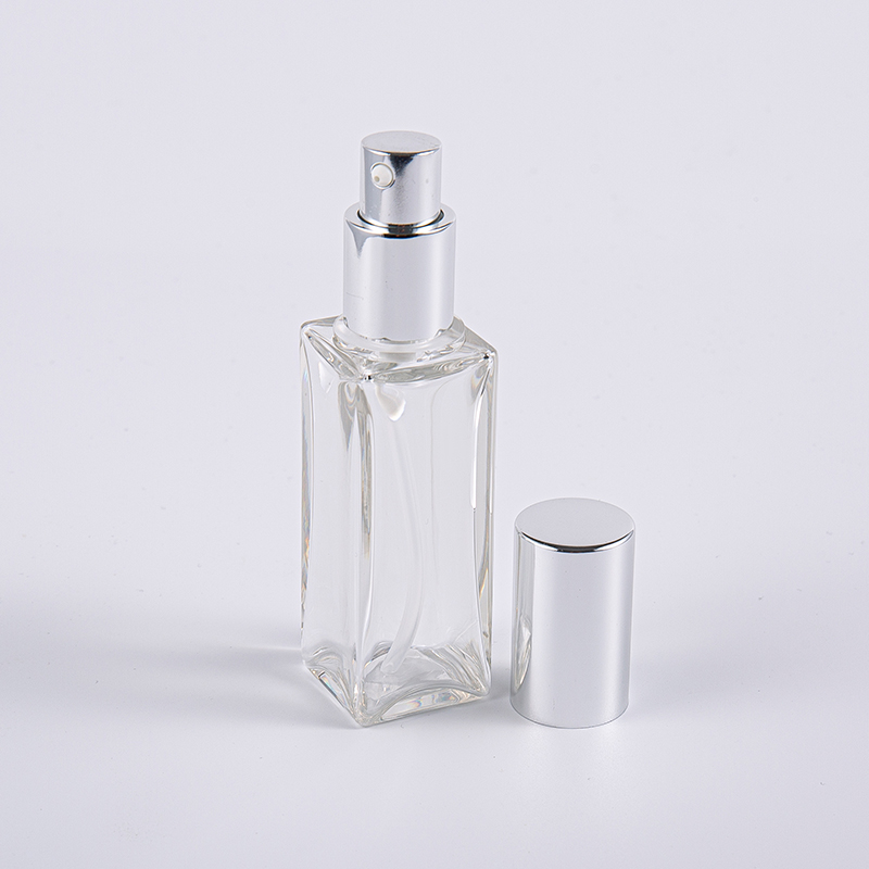 در سفر از مرطوب کننده های صورت بطری لوسیون مربع PETG 30 میلی لیتری استفاده کنید در سفر از مرطوب کننده های صورت بطری لوسیون مربع PETG 30 میلی لیتری استفاده کنید